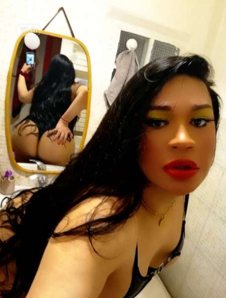 Je suis Melissa, une belle femme trans brésilienne