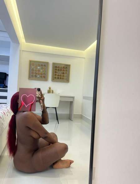 EXCELLENTE NEGRESSE SUPER EN FORME DE QUALITÉ CHIC